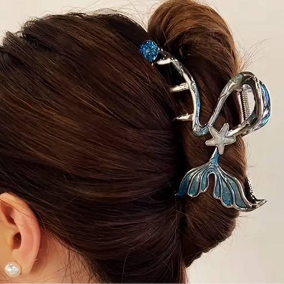 Hair Clip Mermaid Fin Sea Green and Silver with Starfish Seaside Beach Ocean - Picture 1 of 4